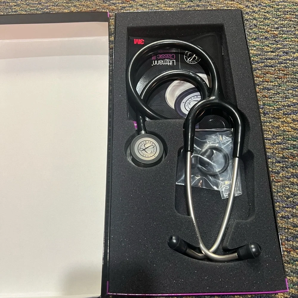 3M Littmann Classic III Monitoring Stethoscope - Picture 4 of 5